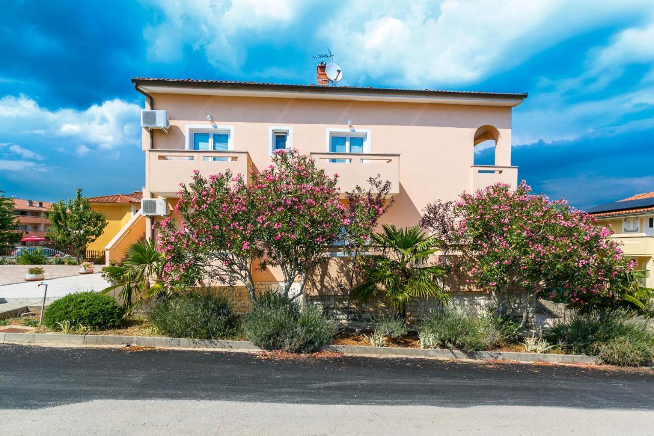Apartmani Luka Kornić Exteriér fotografie