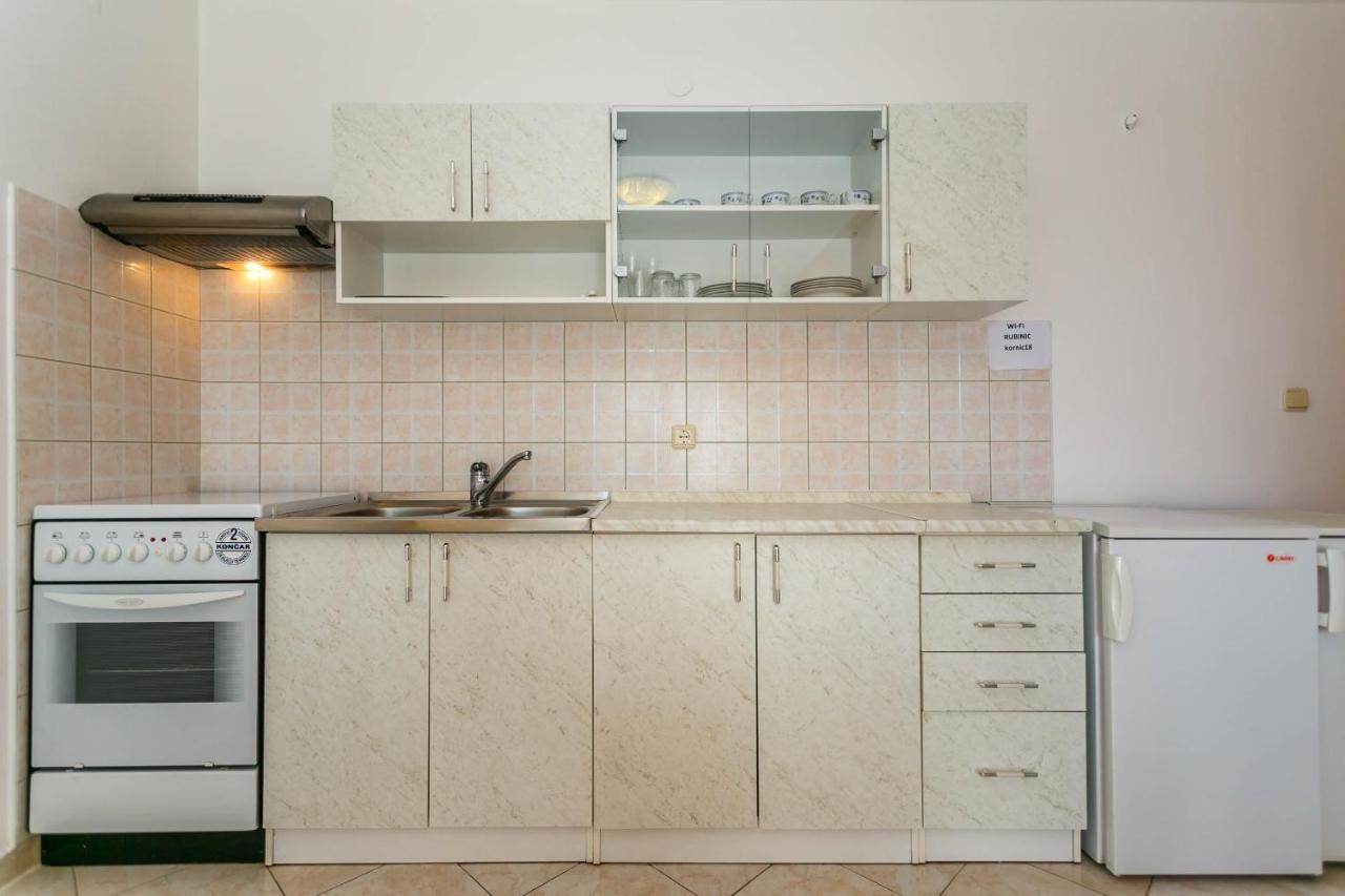 Apartmani Luka Kornić Exteriér fotografie